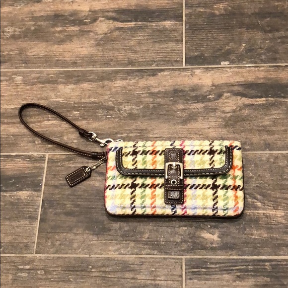 Coach Handbags - 🌟Authentic Coach Wristlet🌟